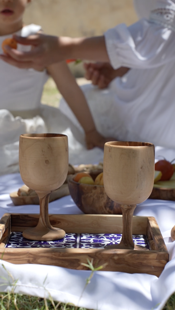 Verres et pièces tournées en bois d’olivier